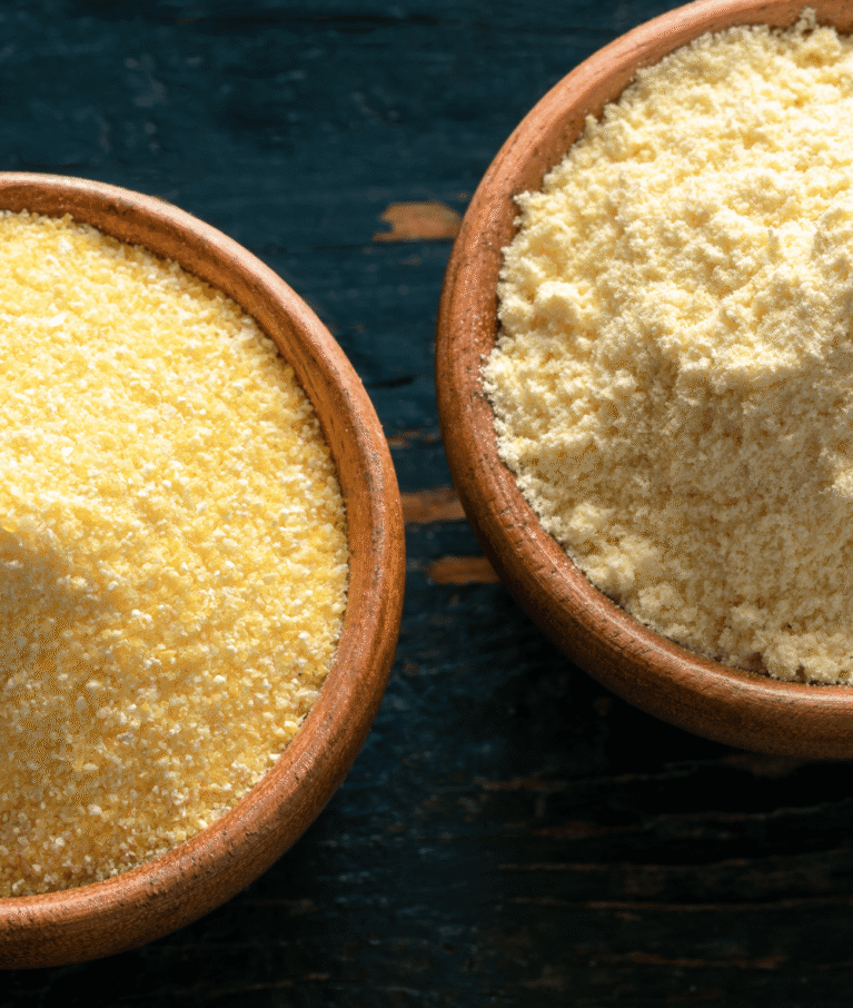 Mısır irmiği, mısır unu ve mısır kepeği.